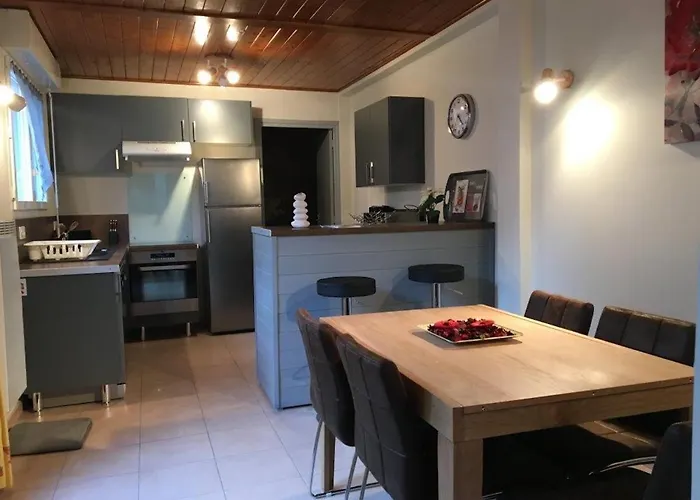 Coups De Coeur A Lary Maison 4/6 Personnes *** アパート *